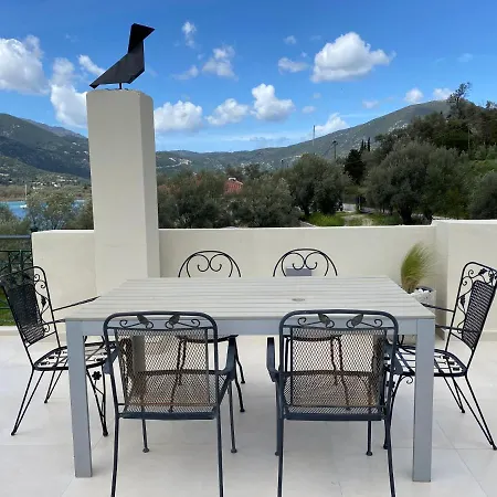 Panoramic Lagoon View Vila *