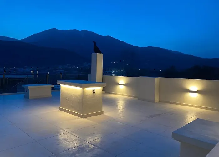 Panoramic Lagoon View *