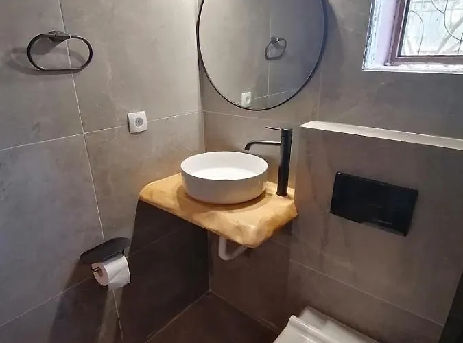 Panoramic Lagoon View *