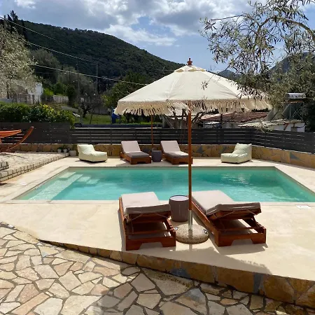 Panoramic Lagoon View Yénion